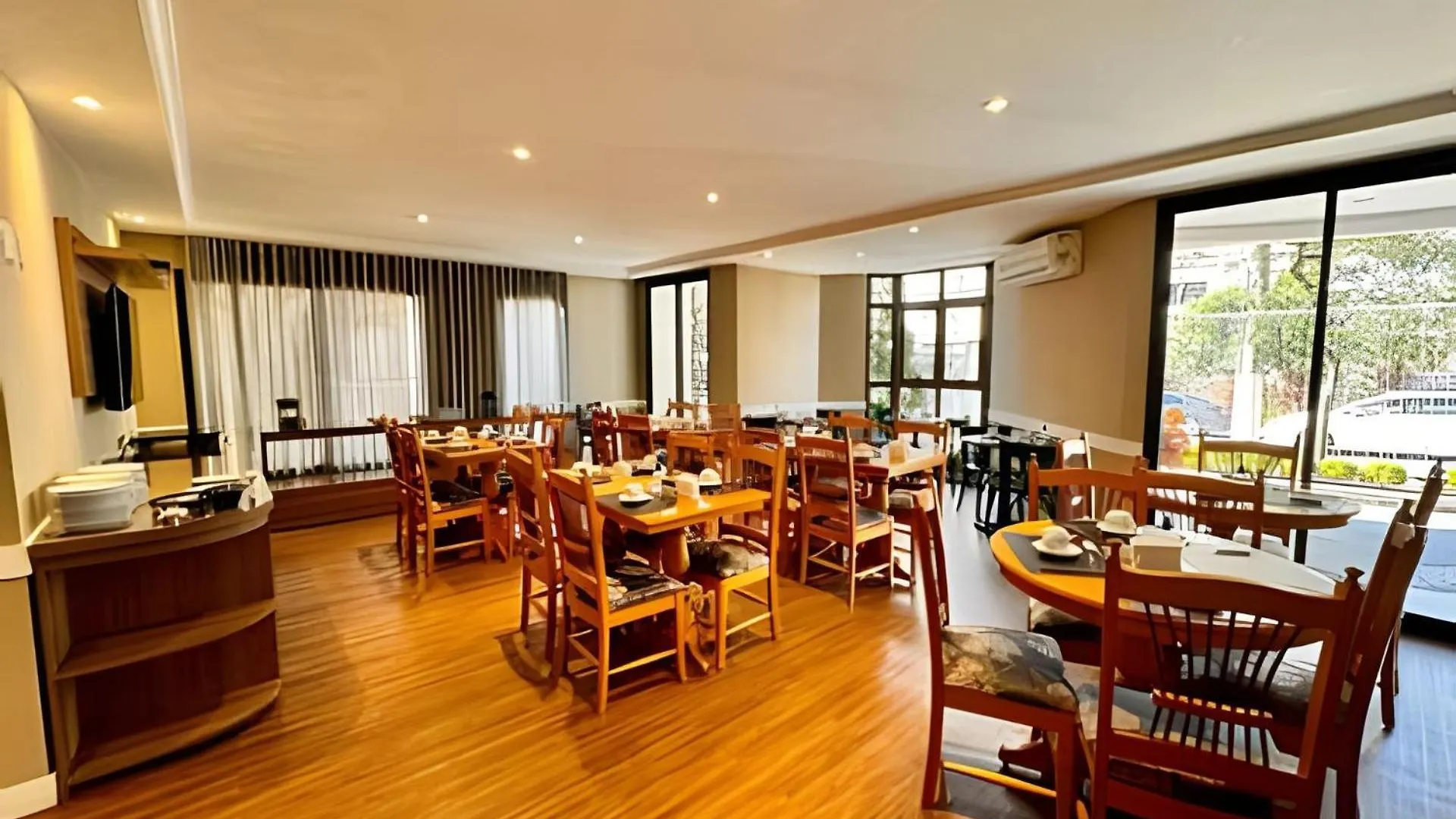 Flats Em Moema: Metro, Wifi, Ar E Manobrista Apartment Sao Paulo