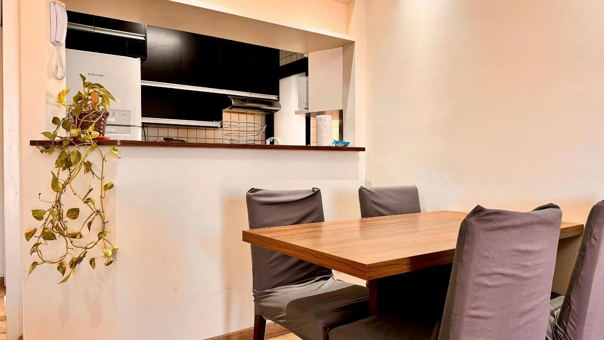 Flats Em Moema: Metro, Wifi, Ar E Manobrista Apartment Sao Paulo Brazil