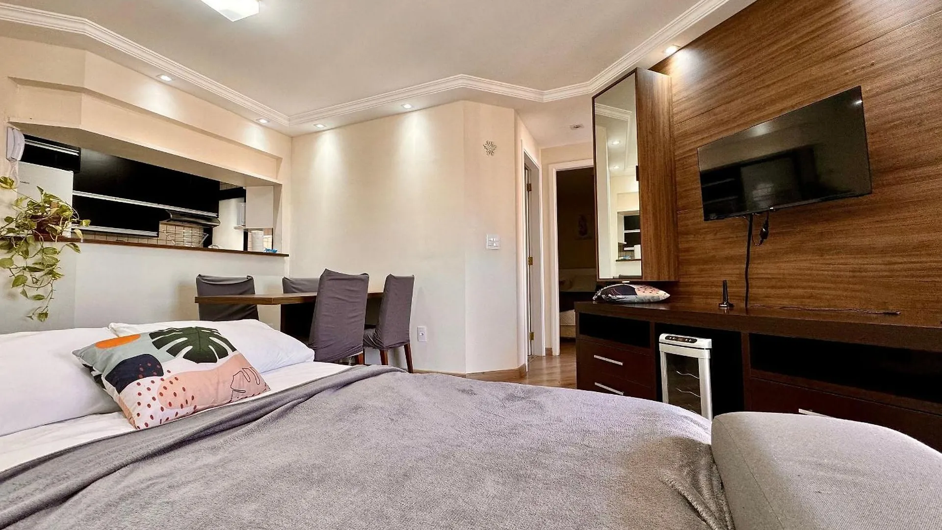 Flats Em Moema: Metro, Wifi, Ar E Manobrista Apartment Sao Paulo